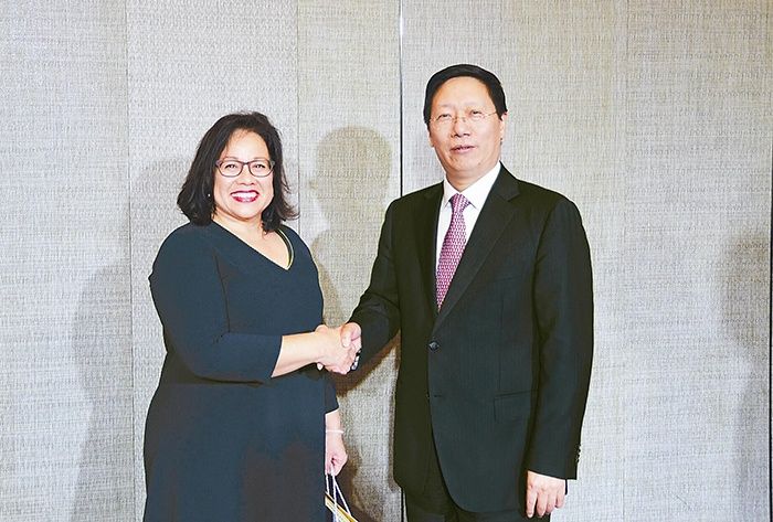 李春良会见CITES秘书长伊沃妮▪伊格罗