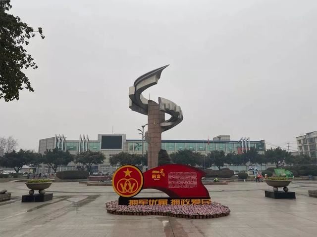 美了，美了｜ 崇州街头绿化换新颜，欢迎你回家~