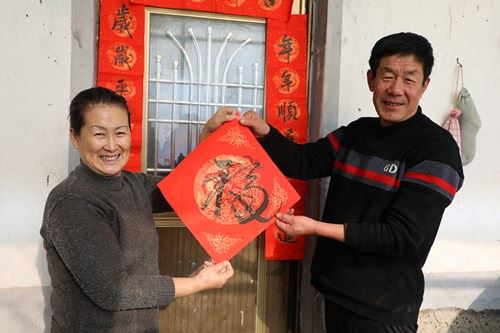 敦化市国有林总场：节前慰问贫困户 精准扶贫暖人心
