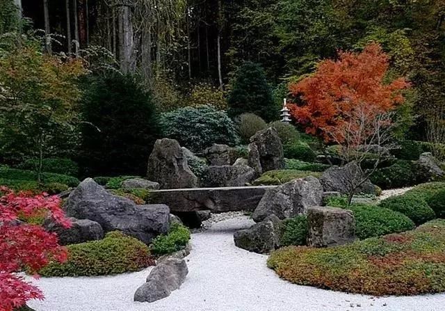 中日园林大对比，同样是如诗如画，你喜欢哪一种？