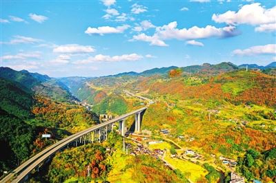 打造山水之城　建设美丽之地