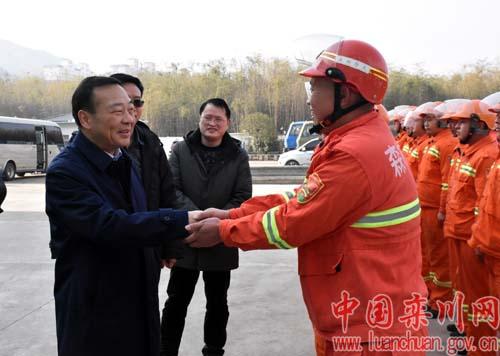 省林业局局长原永胜莅栾检查护林防火工作并慰问一线护林人员