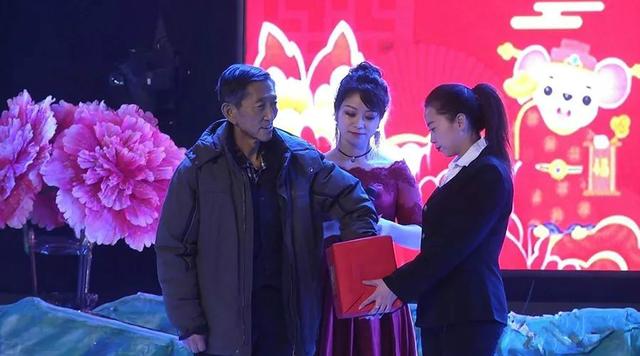 图强林业局举办“唱响新时代、欢乐过大年”迎新春文艺晚会