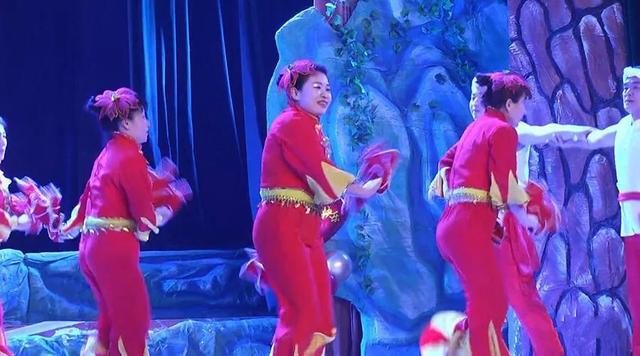 图强林业局举办“唱响新时代、欢乐过大年”迎新春文艺晚会