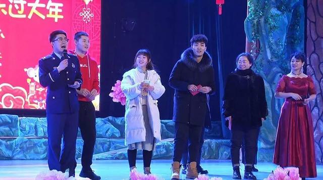 图强林业局举办“唱响新时代、欢乐过大年”迎新春文艺晚会