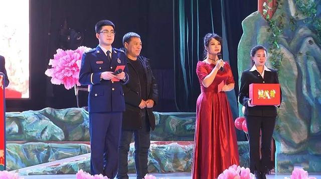 图强林业局举办“唱响新时代、欢乐过大年”迎新春文艺晚会