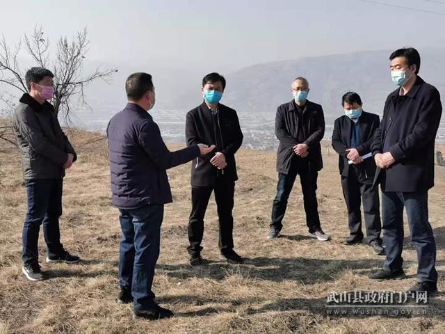 何敬忠 令军强调研春季植树造林绿化工作