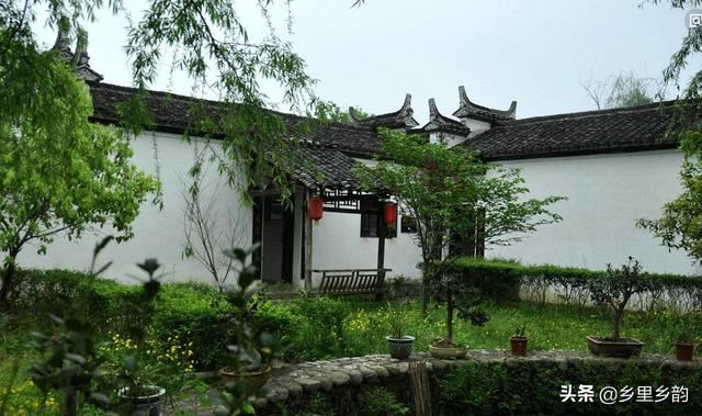 春季正是庭院绿化的好时节，动手打造一个你心中理想的庭院