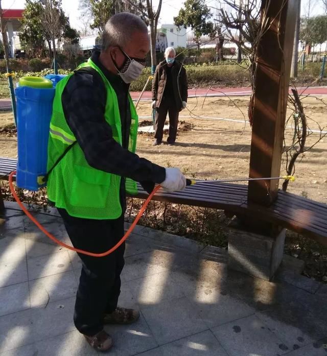 抢抓时机 提标增彩----漯河市园林绿化养护中心全力以赴推进春季绿化养护工作