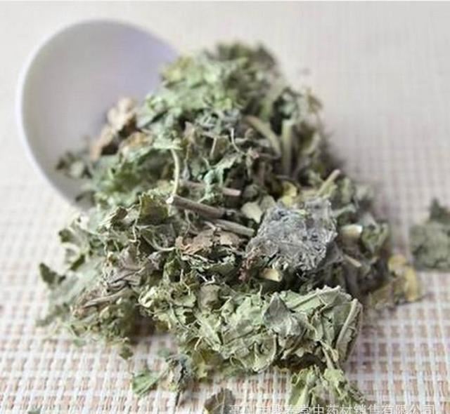 芙蓉花，花初开时为纯白色，后变为深红色，为稀有的名贵品种