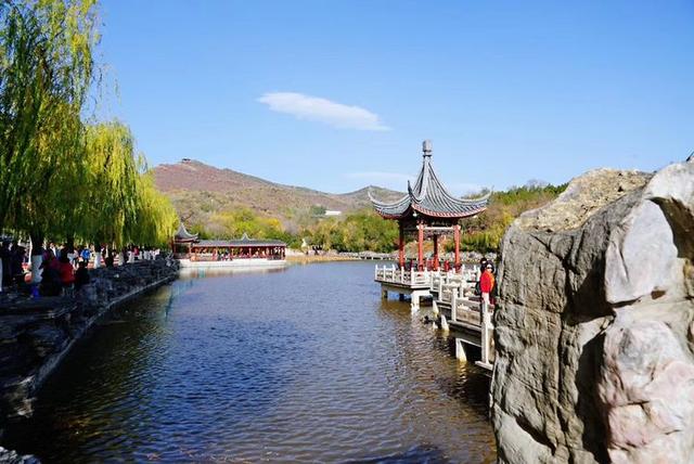 「红叶集」所到之处，无笔成诗，愿你的生活也能如红叶一般丰富