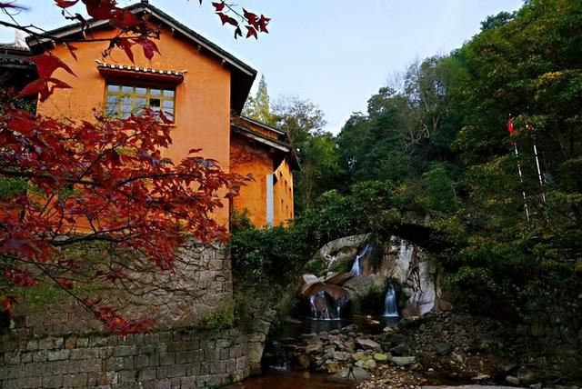 「红叶集」所到之处，无笔成诗，愿你的生活也能如红叶一般丰富