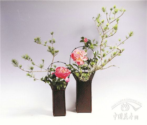 蕴含平安健康之意的中式插花 