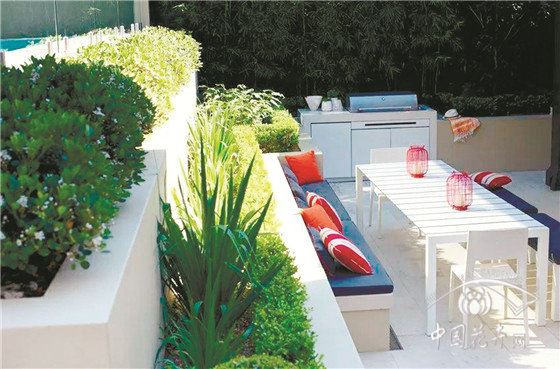 把工作搬进花园里 