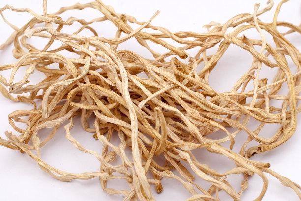 龙胆草，是一种比较罕见的植物，花淡紫红色