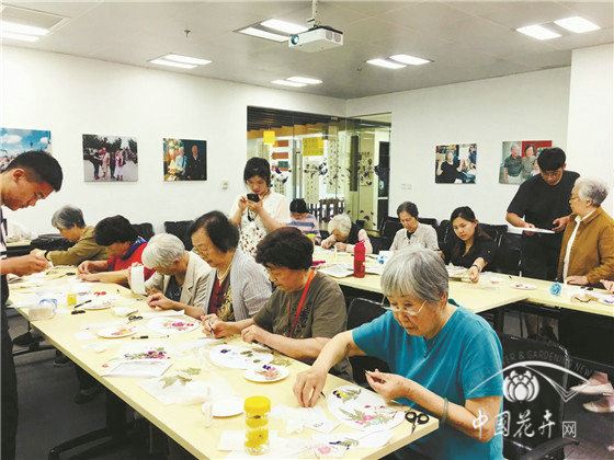 压花手作，让花店生意翻番 