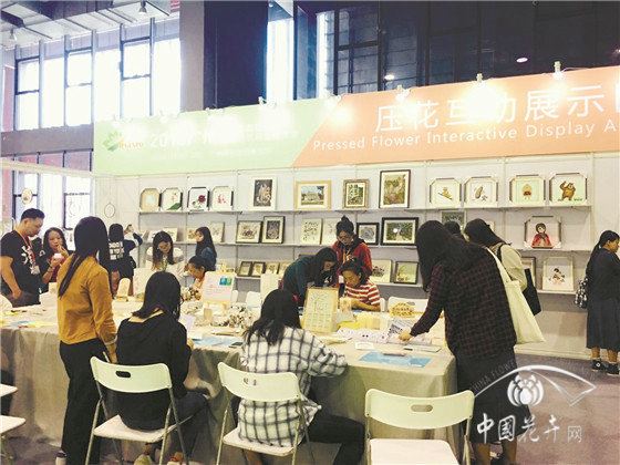 压花手作，让花店生意翻番 