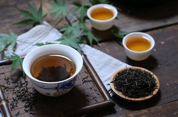 换盆剩下的土壤扔吗？别，掺点它分分钟"满血复活"变肥沃