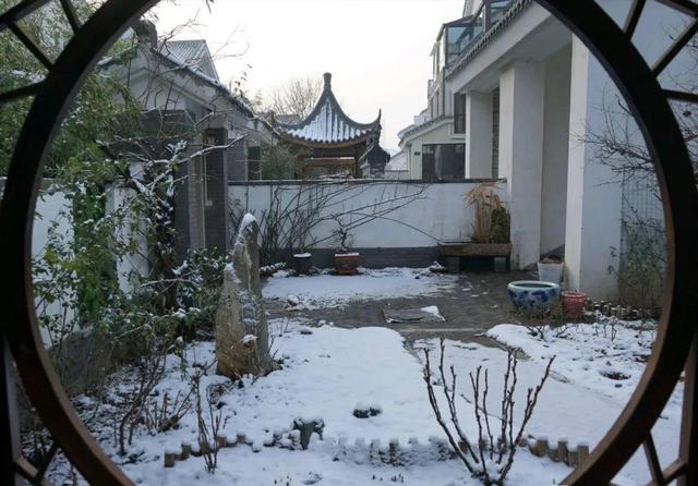 寻一方小院，建一处花园，养花喝茶一辈子