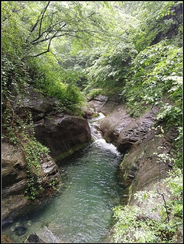 东部唯一的原生态钙化型峡谷跨越晋豫两省，景美潭瀑多