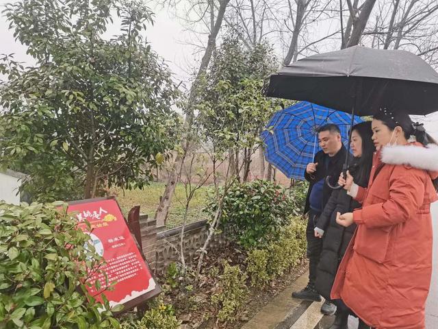 襄城区卧龙镇组织参观学习美丽乡村建设经验