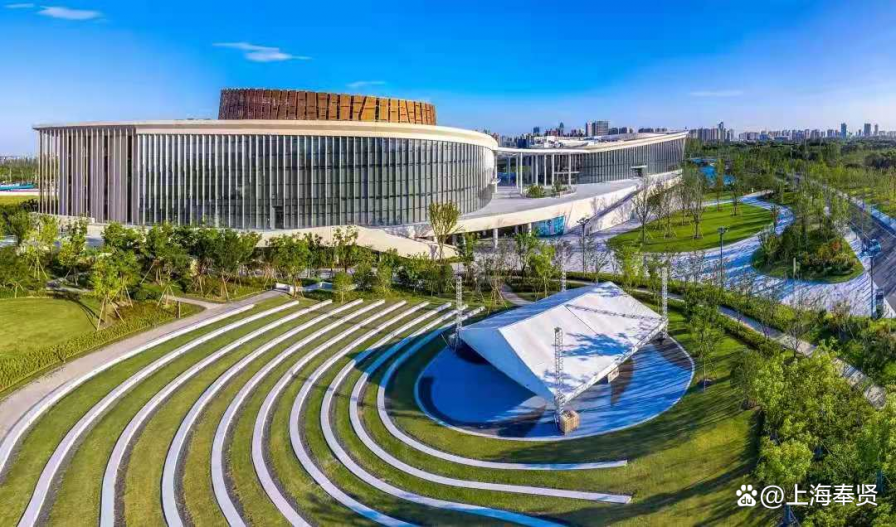立体绿化为建筑披绿衣，让森林城市更低碳