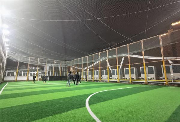 静安大融城屋顶建球场,围栏刚竖投诉就来:城市“第五空间”难道只能种绿化? 静安大融城屋顶建球场,围栏刚竖投诉就来:城市“第五空间”难道只能种绿化?