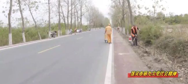 仅用10余天，这条道路完成彩色路肩养护提升工程