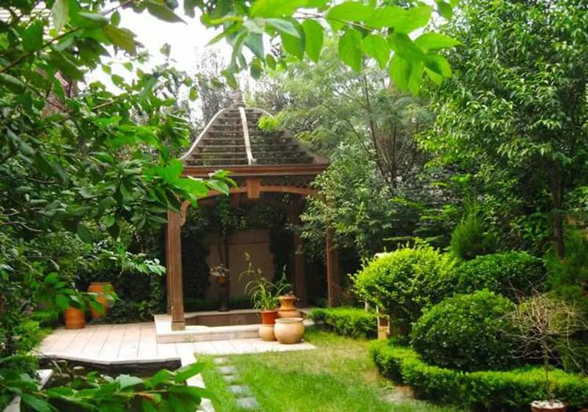 花园设计：打造舒适庭院，应该硬化多一点还是绿化多一点？