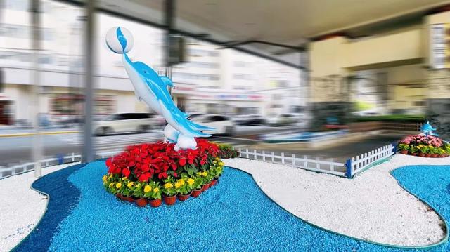 延安西路高架桥下这处空间竟有“沙滩”“海豚”“花卉