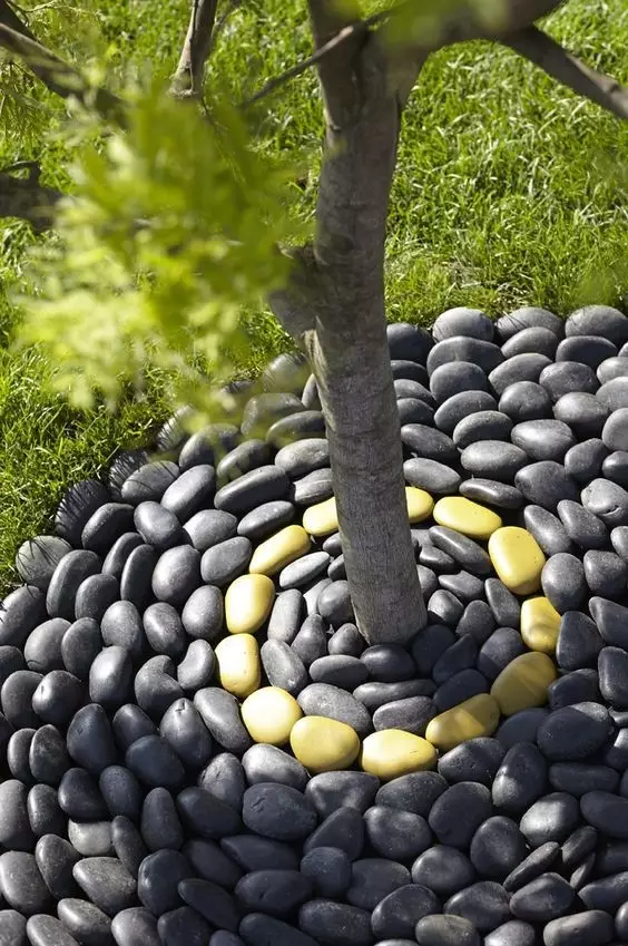 庭院别再只铺设木、砖了,这样设计,瞬间让整个院子都生动起来 庭院别再只铺设木、砖了,这样设计,瞬间让整个院子都生动起来