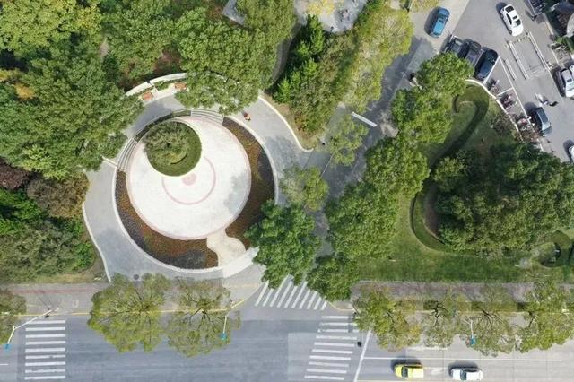 这个“私家花园”突然开放！上海有390座口袋公园，街拍打卡不输武康路