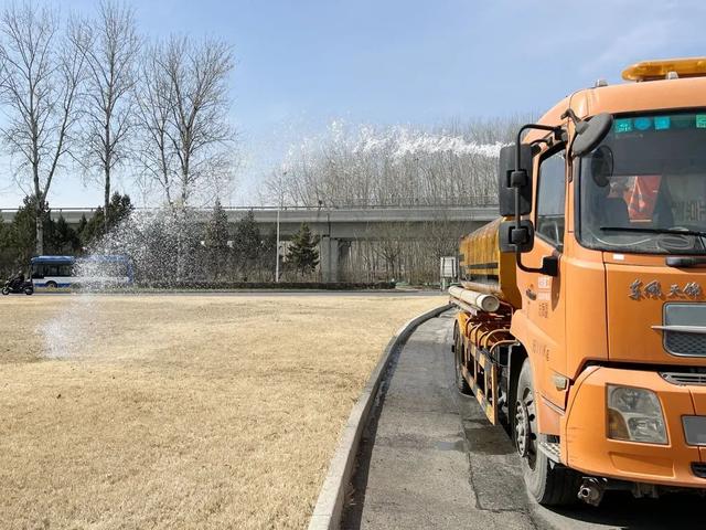 顺义开启公路绿化“梳妆焕颜”,扮靓城市更宜居 顺义开启公路绿化“梳妆焕颜”,扮靓城市更宜居