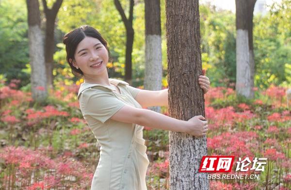 绿化带里还藏着多少惊喜？坐标长沙岳麓区：彼岸花盛放