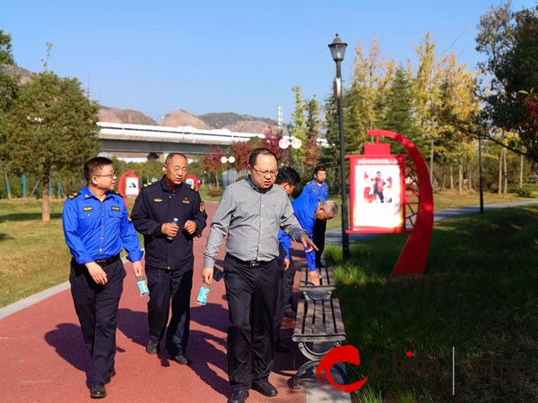 确山县城管局：观摩督导公园游园绿化和管养工作