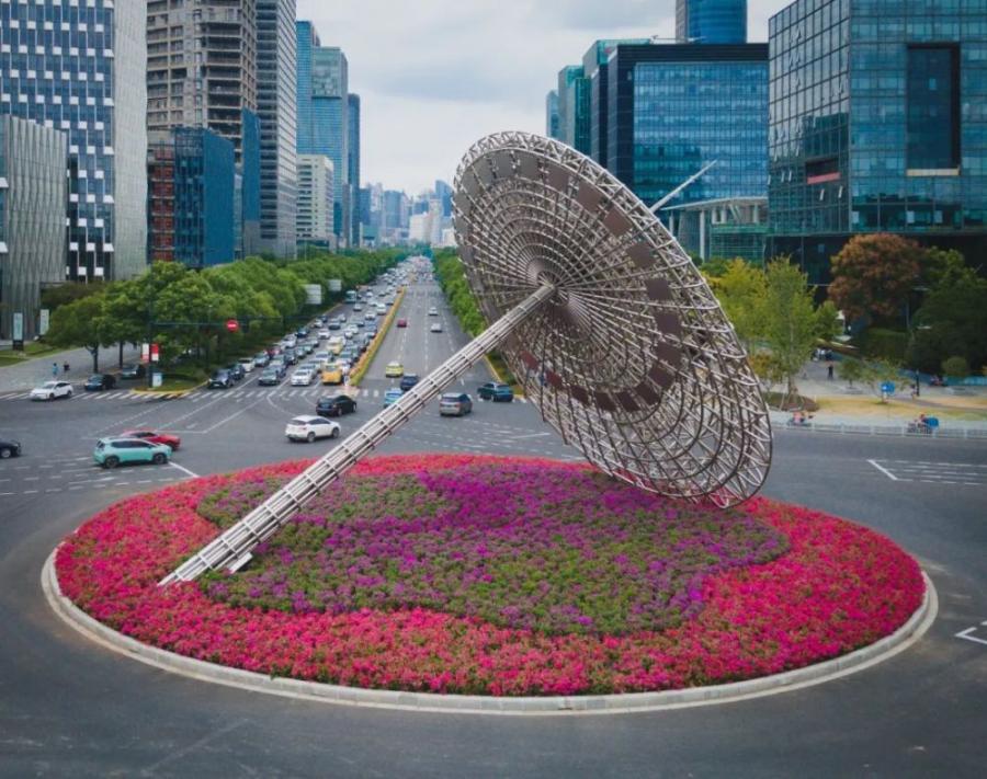 推进景观提升，新增一批花境、花箱！浦东大力推进绿化彩化和精细化养护工作