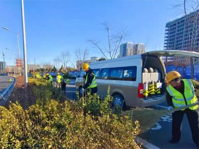 争分夺秒，全力冲刺，确保绿地景观优美良好