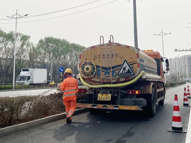 顺义开启公路绿化“梳妆焕颜”,扮靓城市更宜居 顺义开启公路绿化“梳妆焕颜”,扮靓城市更宜居