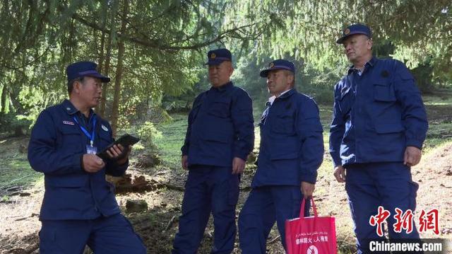 新疆“最美林草人”：将担当写在青山绿水间