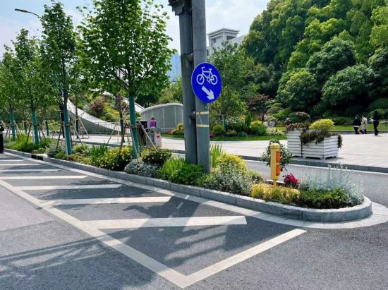 完工！上海轨交14号线豫园站出入口焕然一新