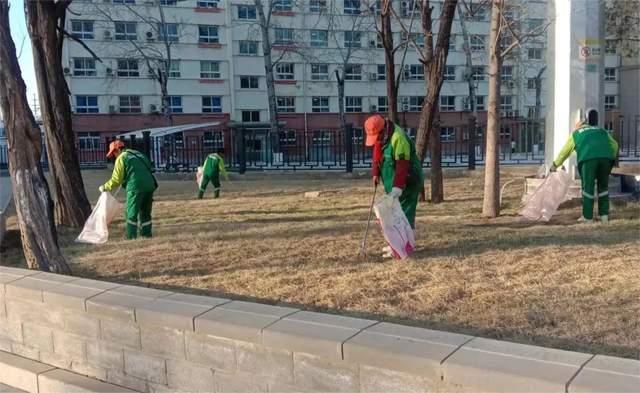 争分夺秒，全力冲刺，确保绿地景观优美良好