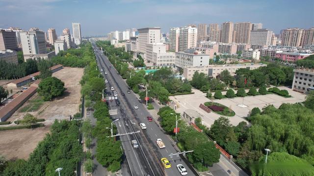 甘州：加强夏季园林养护管理 提升城市绿化品质