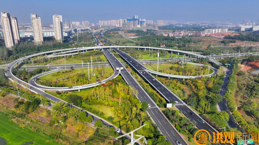 南昌大道西段（南昌西收费站－生米大桥）主线通车，部分辅路和绿化带正在收尾施工