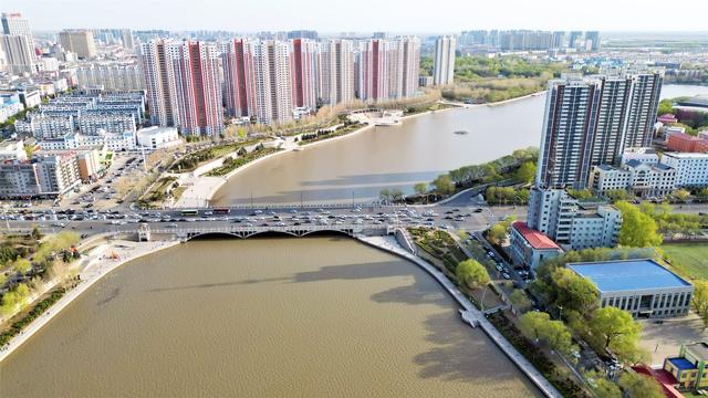 劳动湖补水 打造城市景观