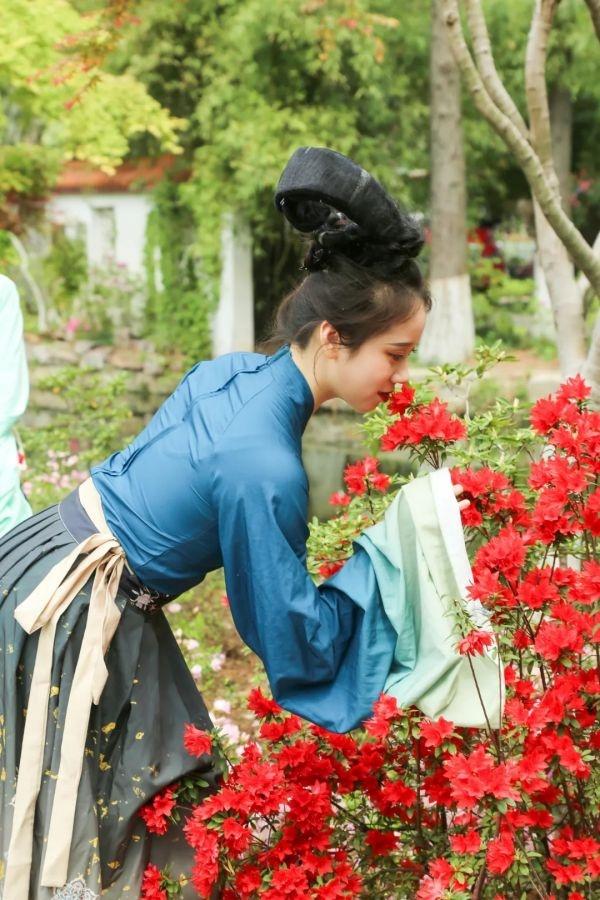 武汉“春赏花”切入杜鹃花海频道