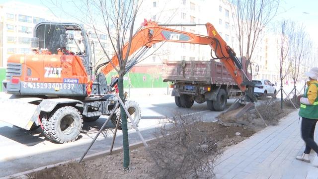甘州：春季绿化养护忙 不负春光展新颜
