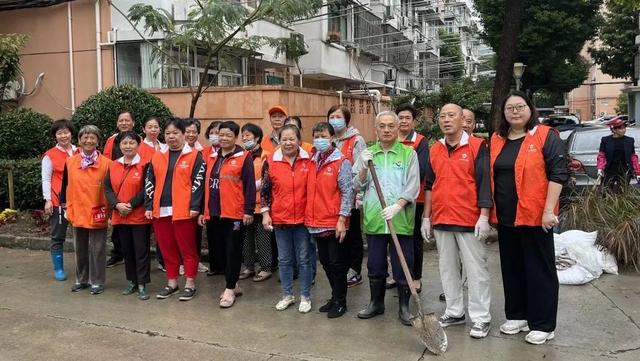 社区治理“景”上添“花”！宝山这个小区进行绿化带微更新