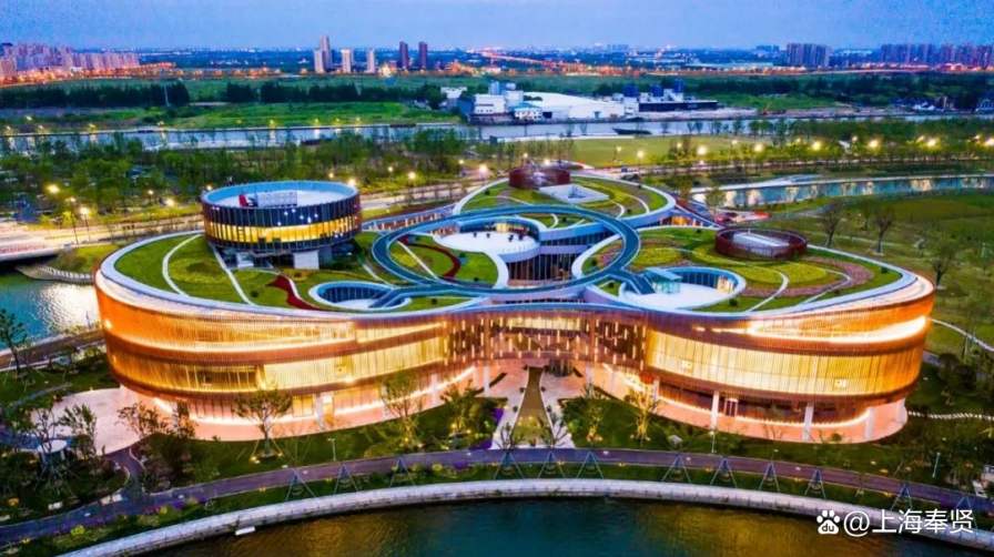 立体绿化为建筑披绿衣，让森林城市更低碳