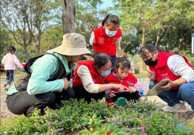 凤凰街道携手辖区居民打造家门口的“共建花园”