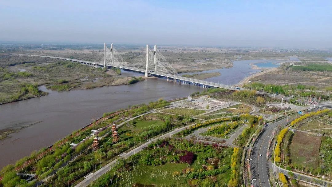 园林绿化养护到位！可克达拉市积极创建国家园林城市